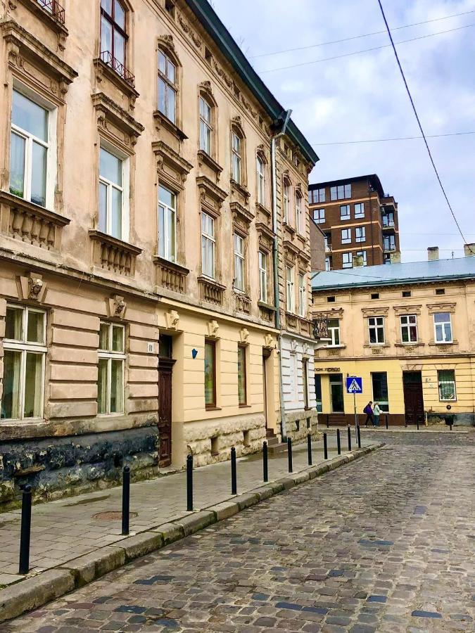 Romantic Apartments - Near Opera House 11/7 Lviv Exterior foto